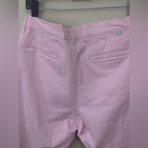 Levi’s Women’s Pants Size 10 Pink Ankle Cropped Tapered Stretch Mid Rise Cotton - Picture 3 of 12